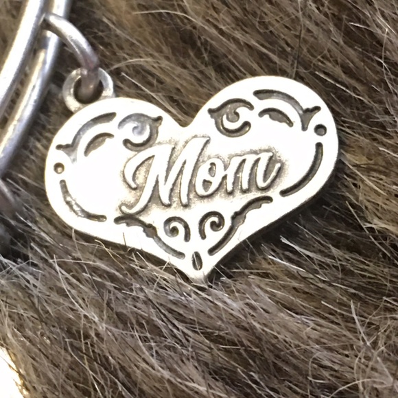 Bella Ryann silver tone “Mom” adjustable bangle - Picture 7 of 8